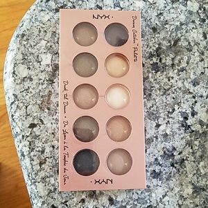 eye shadow pallete